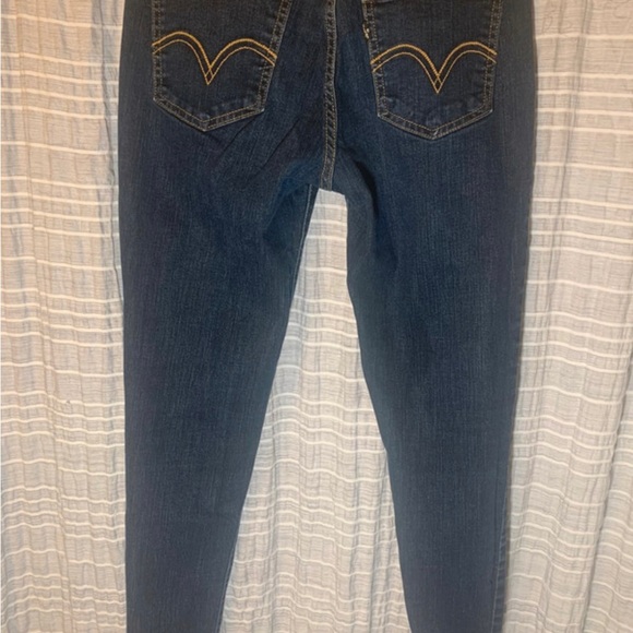 Levi’s - 11M - Picture 2 of 4